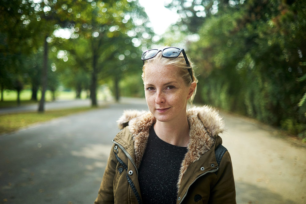 Portrait einer blonden Frau mit dem Leica Summicron 40mm F2