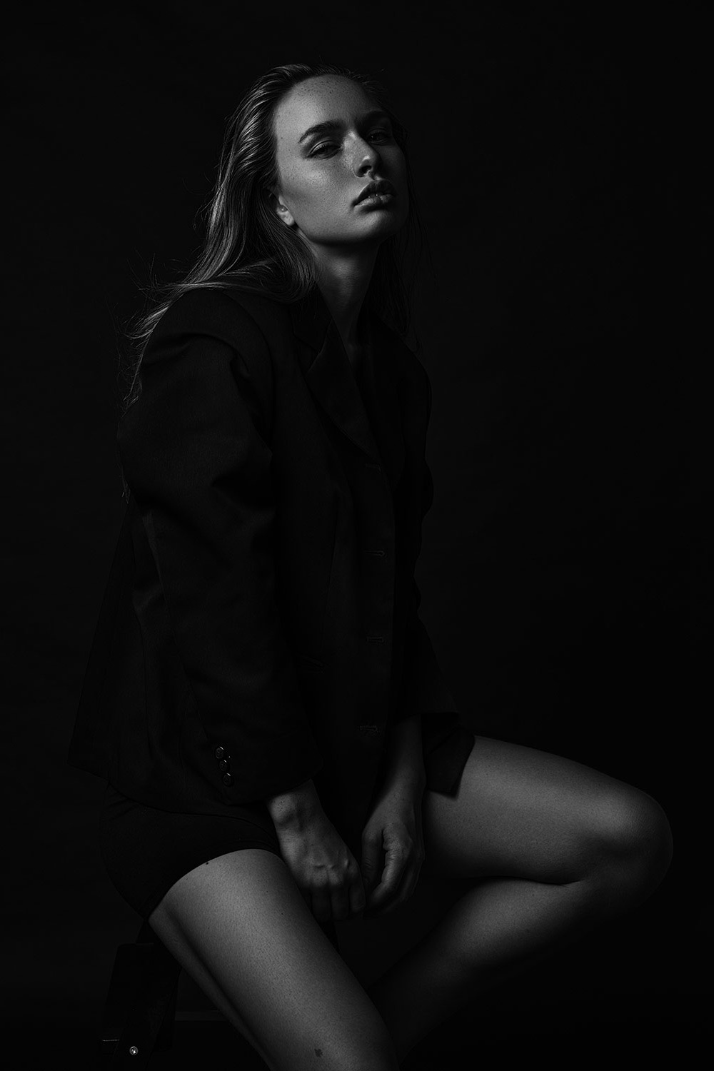 Fashion Editorial Fotografie Model Emmeli von Body and Soul, Schwarz Wei&szlig;, Dominique Hammer Fotograf Wien