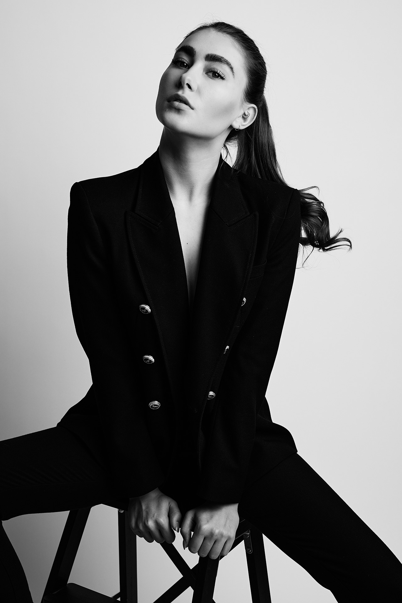 Fashion Editorial Fotografie Mariella von Look Models, Schwarz Wei&szlig;, Dominique Hammer Fotograf Wien