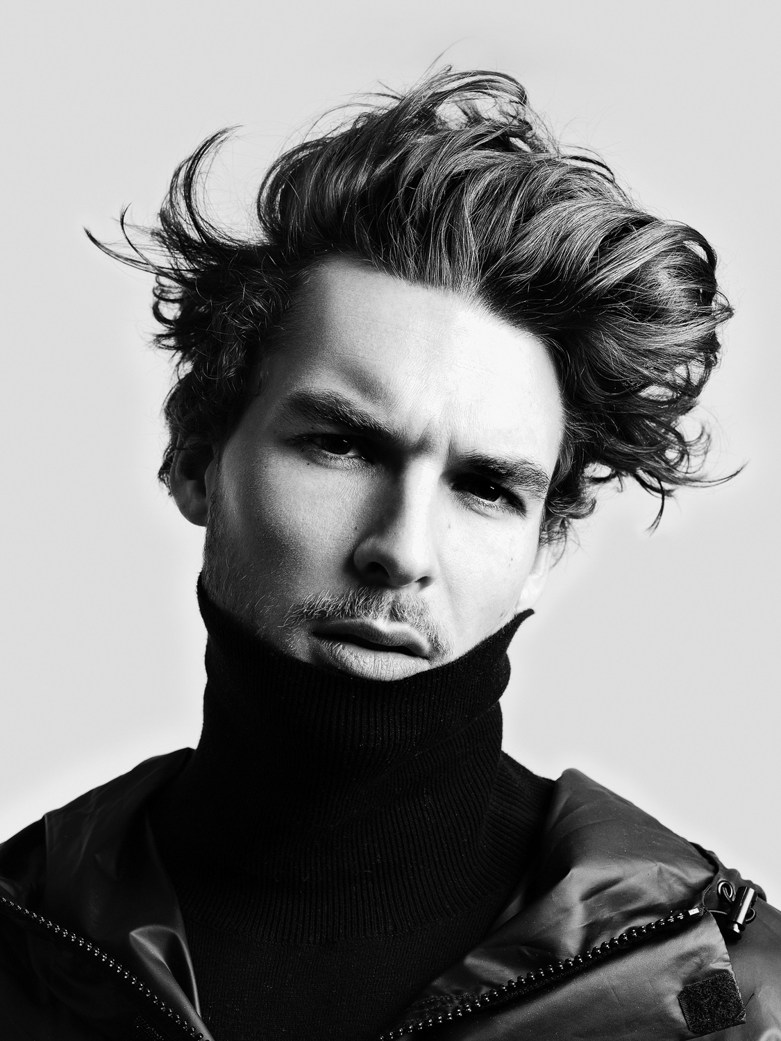 Fashion Editorial Fotografie Model Martin Migschitz von Most Wanted Models, Schwarz Wei&szlig;, Dominique Hammer Fotograf Wien