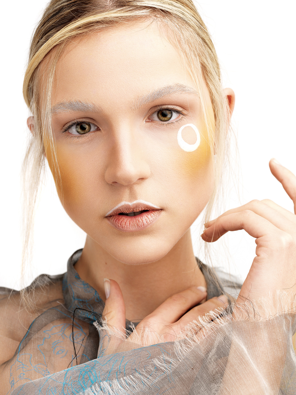 Beauty Make-Up Editorial Foto von Jasmin by Dominique Hammer Fotograf Wien