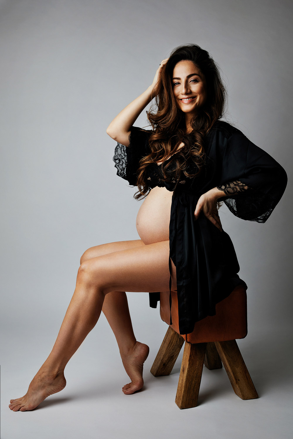 Beauty Babybauch Schwangerschaftsfotos Alicia mit Kleid by Dominique Hammer Fotograf Wien