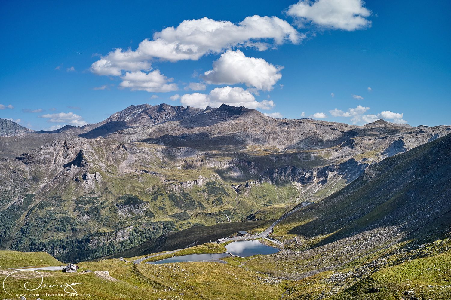 Blick auf die Berggipfel nahe der Gro&szlig;glockner Hochalpenstra&szlig;e von Fotograf Dominique Hammer