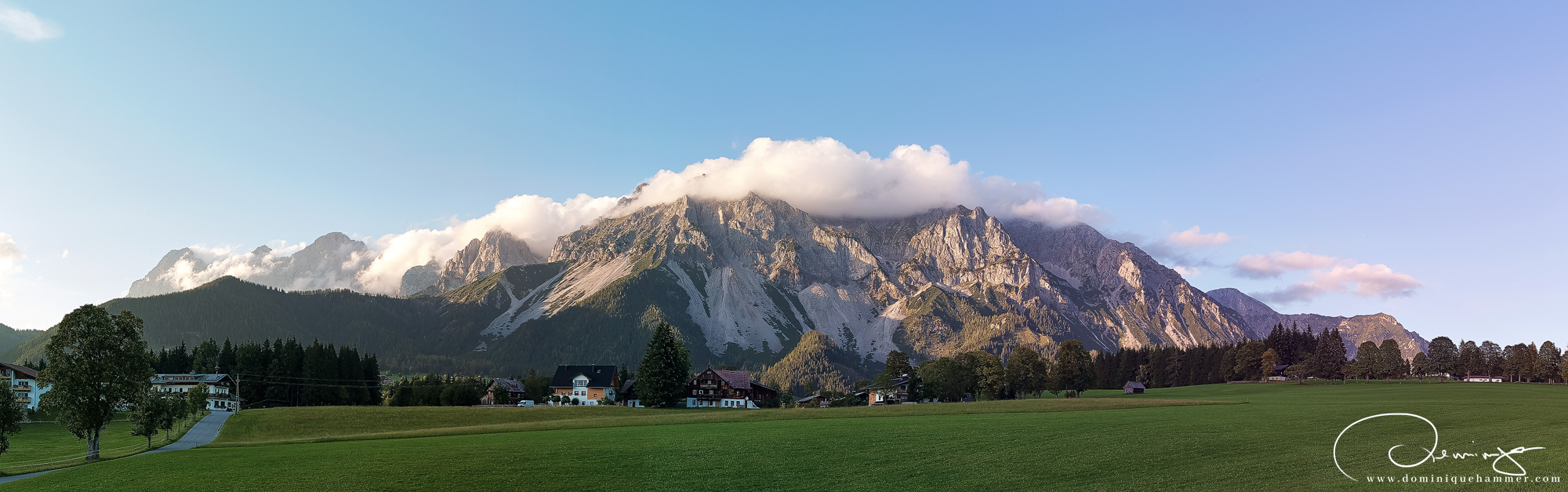 Blick auf das Dachsteinmassiv von Fotograf Dominique Hammer