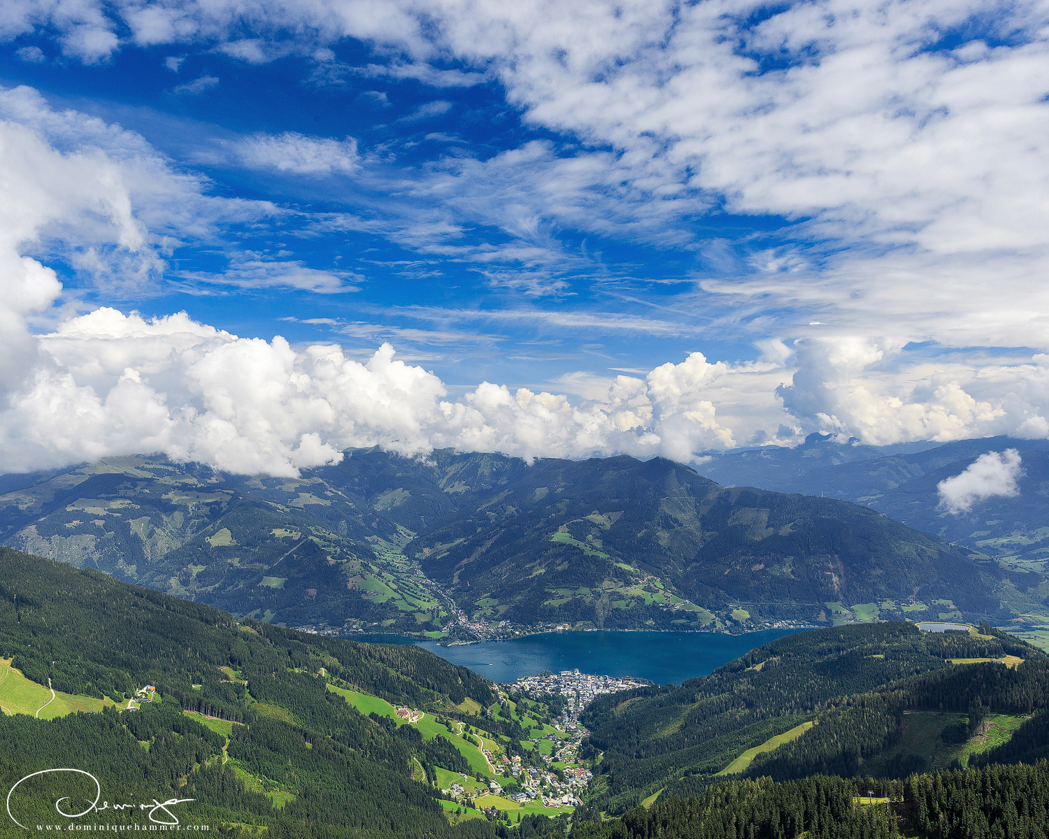 Blick &uuml;ber die Bergkette nahe Zell am See von Fotograf Dominique Hammer